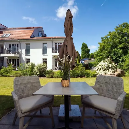 Baltischer Hof 17 *